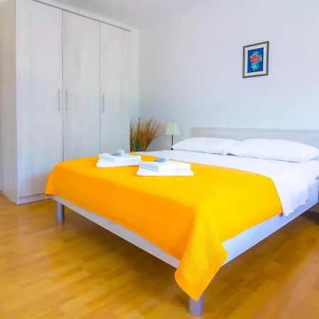 With A Garden * Пула