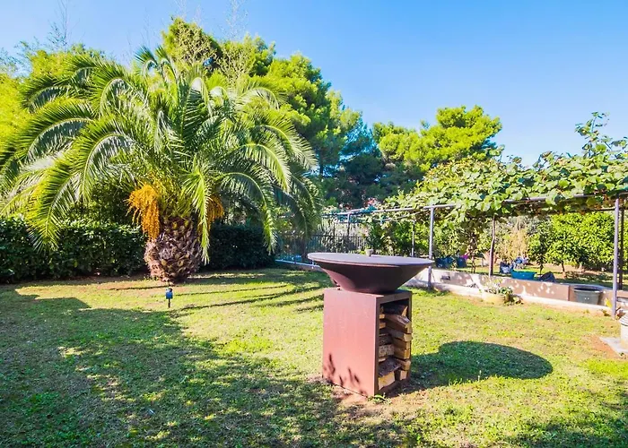 Apartamento With A Garden *