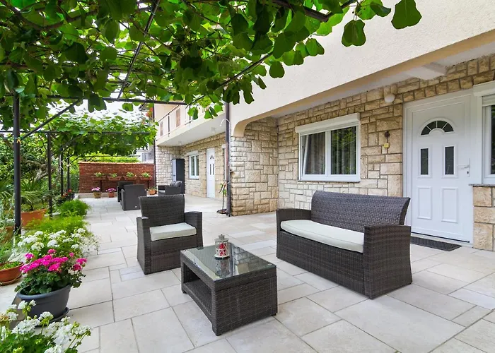 Apartament With A Garden