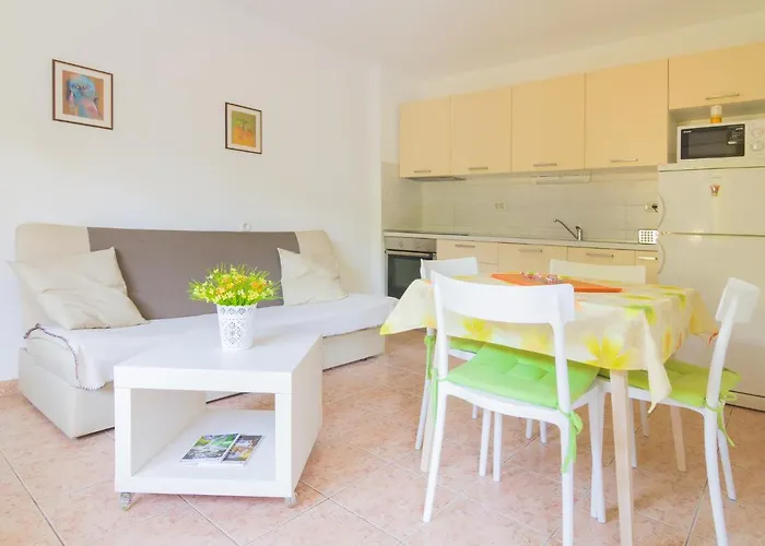 Apartament With A Garden