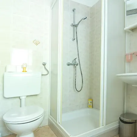 Апартаменты With A Garden Пула