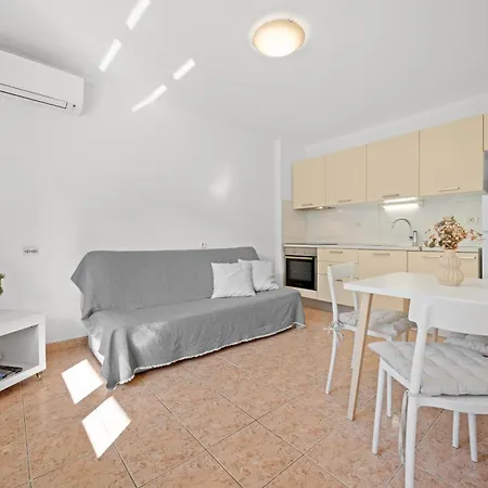 Apartment With A Garden