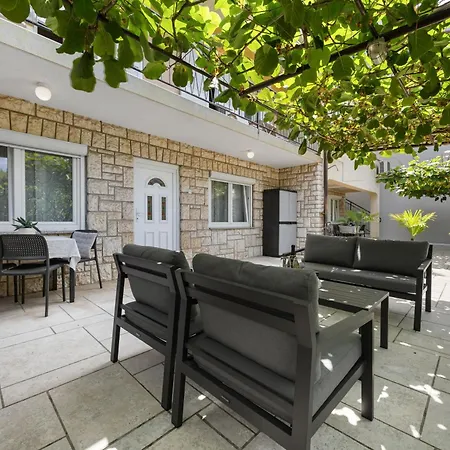 Apartment With A Garden