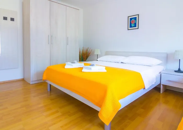 With A Garden * Πούλα