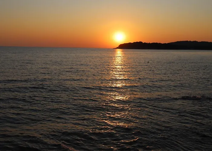 With A Garden Appartement Pula